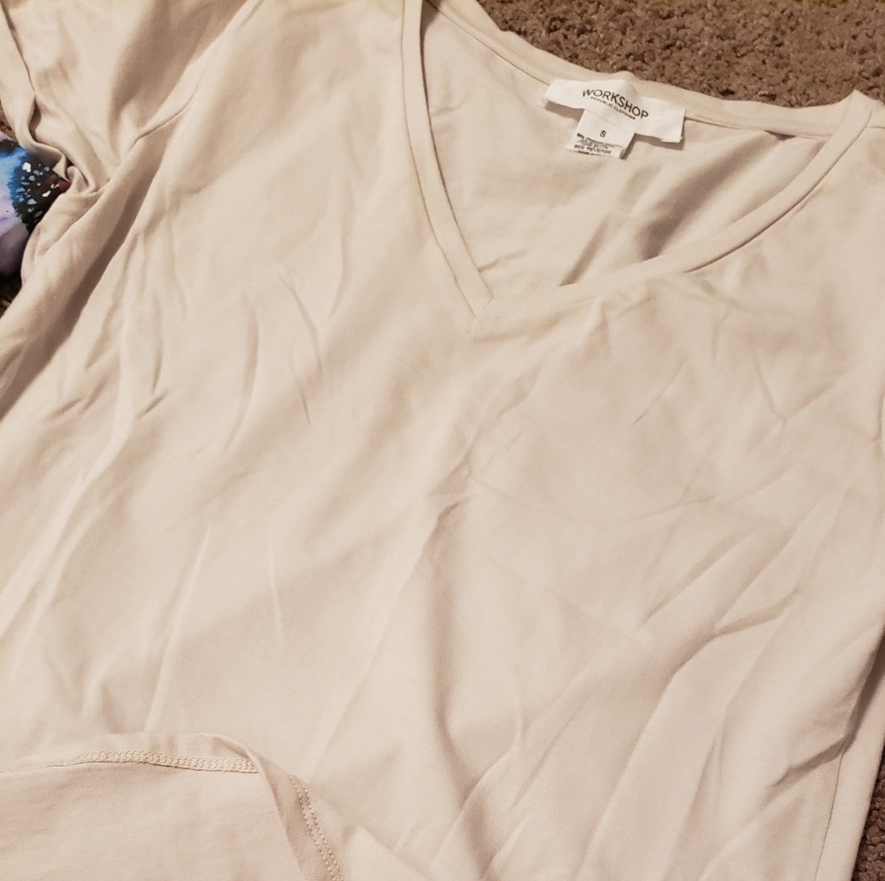 Simple White Top - Picture 3 of 3